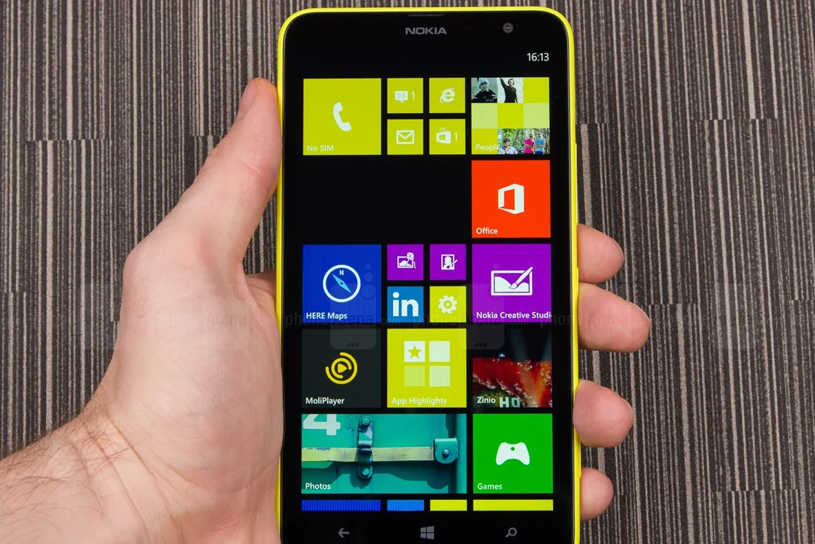 Telefoanele IEFTINE de la Microsoft revin cu ecran mare: Ultimele detalii despre cel mai nou Lumia!