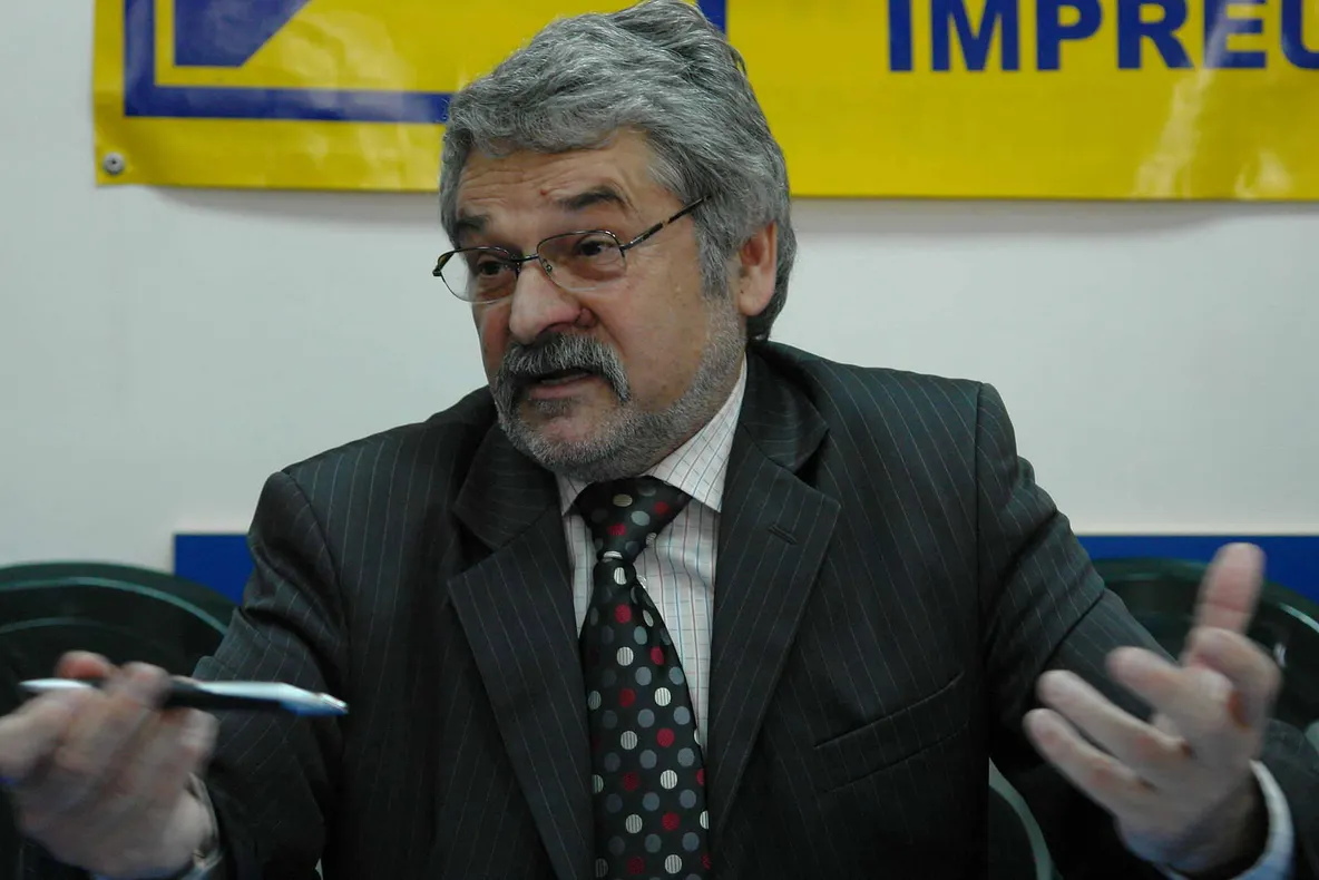 Șeful CJ Hunedoara, Mircea Moloț, reținut de DNA 