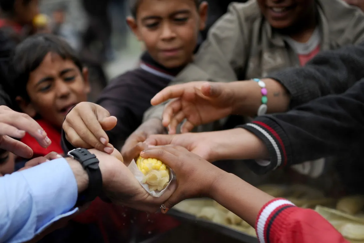 Peste 300 de persoane au murit în Siria din cauza lipsei de hrană şi medicamente în 2014