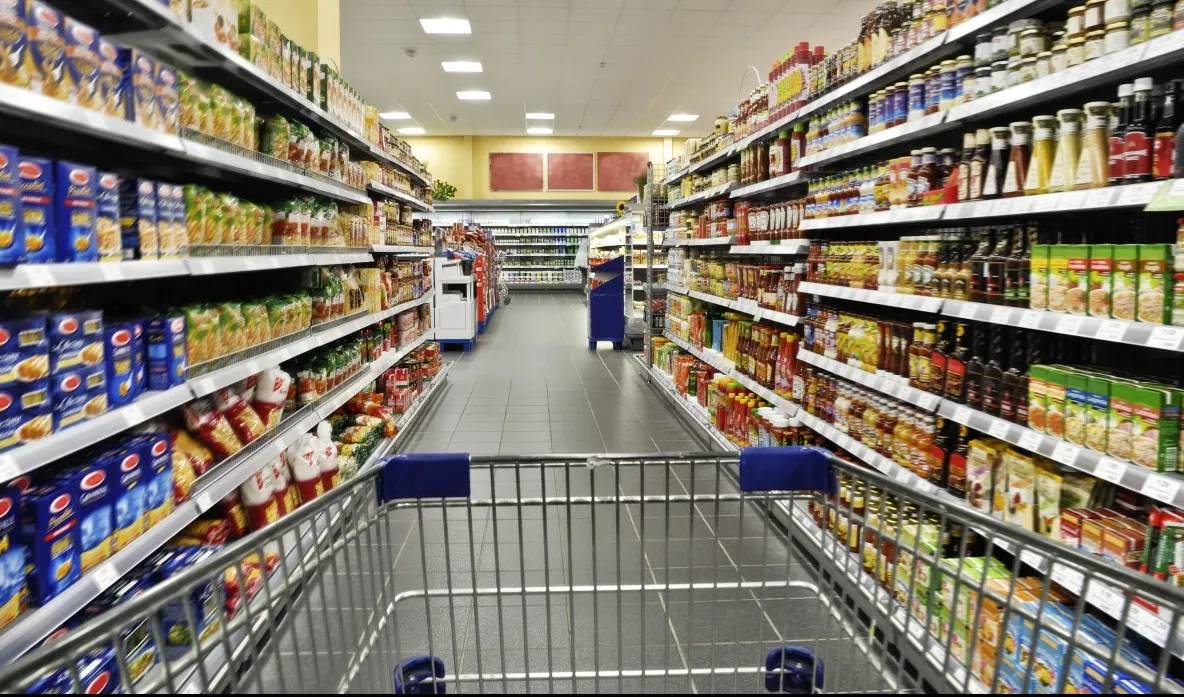 Supermarketurile şi hipermarketurile vor fi închise de Anul Nou: PROGRAMUL MAGAZINELOR de sărbători