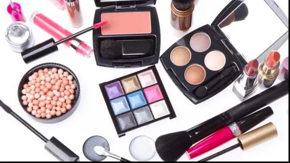 Atenţie la cosmetice şi detergenţi! Un alergen periculos, interzis în România