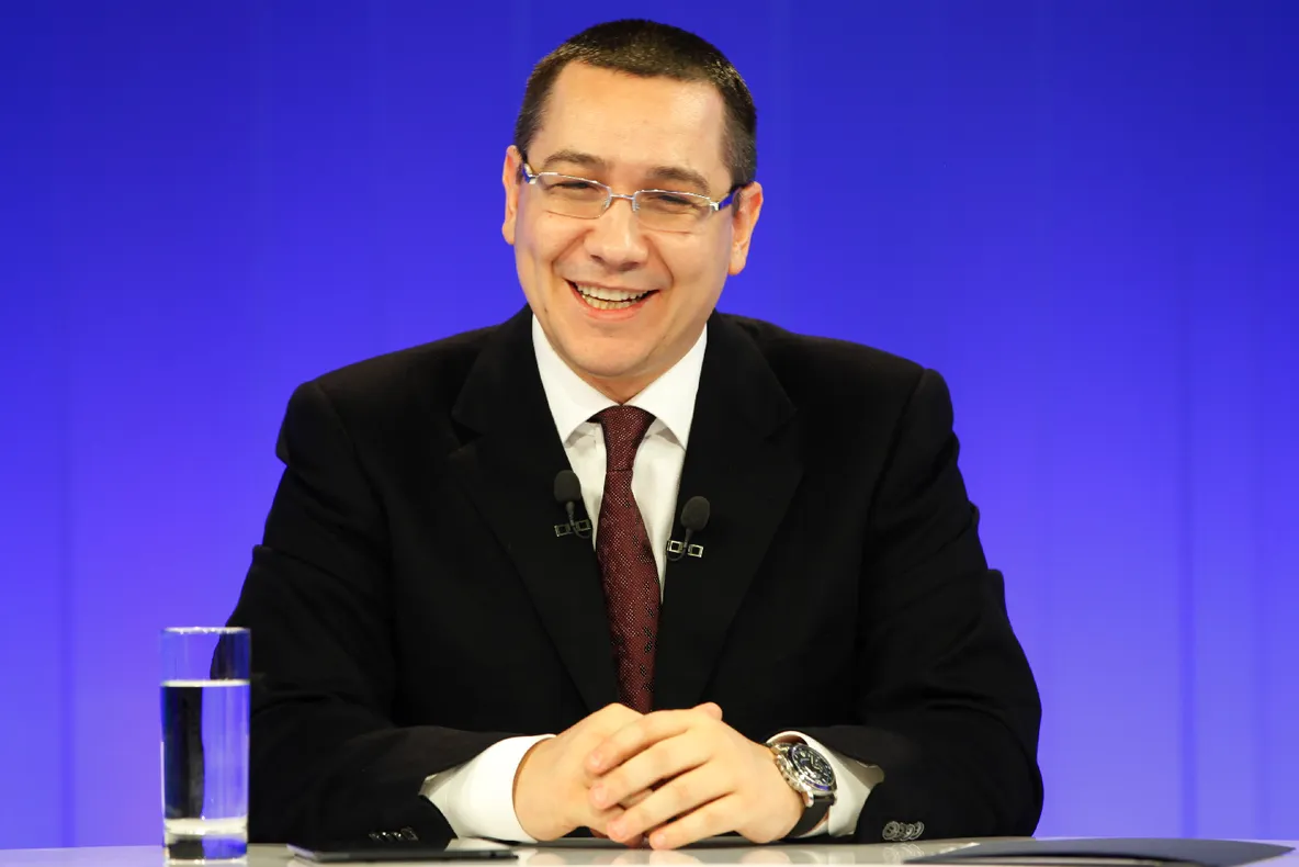 Universitatea din Bucureşti cere Ministerului Educaţiei să îi RETRAGĂ lui Ponta TITLUL DE DOCTOR
