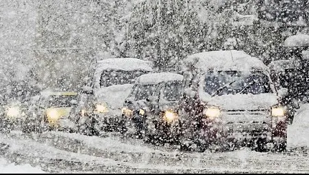 La munte vor fi lapoviţă şi ninsoare. Meteo pe trei zile