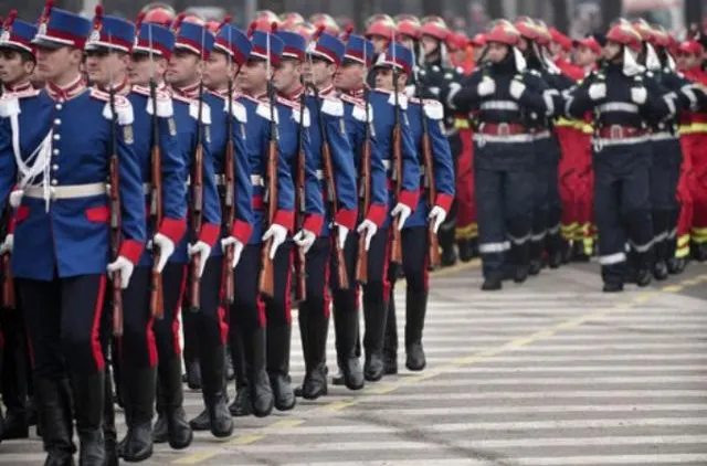 ZIUA NAŢIONALĂ. PARADE GRANDIOASE de 1 Decembrie, în toată ţara