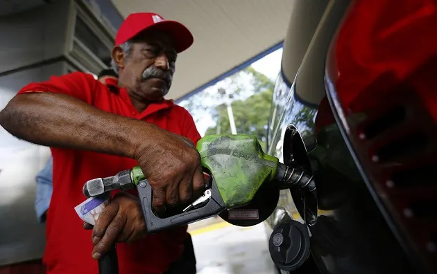 Țara îngenuncheată de prețul petrolului. Inflația a ajuns la 63%