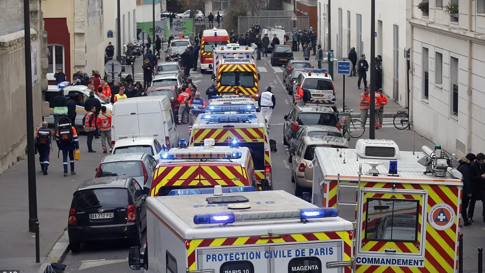 ATACUL ARMAT din PARIS: Premierul francez anunţă "mai multe arestări"