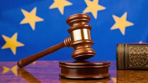CEDO obligă România să achite 200.000 euro unor romi implicaţi într-un conflict la Reghin, în 2006