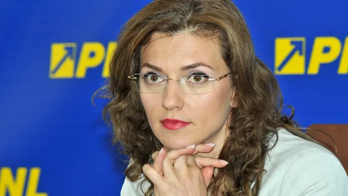 Alina Gorghiu cere demisia lui Darius Vâlcov