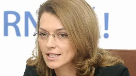 Gorghiu: Ponta îşi arogă prerogative care nu-i aparţin. Este surd când vine vorba de aplicarea legii