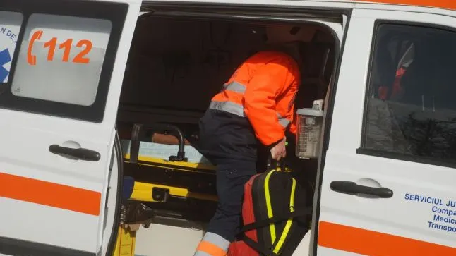 Un bărbat a fost găsit MORT, lângă o clădire DEZAFECTATĂ, din cauza GERULUI