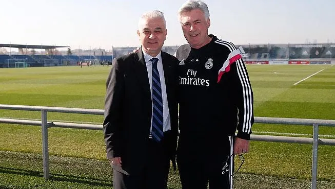 Iordănescu a ajuns la Real Madrid! A stat pe teren, la antrenament