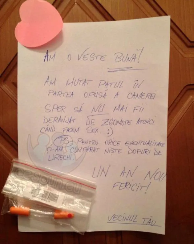 FORMIDABIL - Ce a găsit LIPIT pe uşă un locatar care s-a plâns că VECINII lui fac SEX prea zgomotos