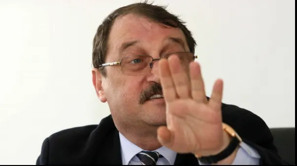 Mircea Băsescu, liber 6 ore pe săptămână. Tribunalul îi permite să meargă la serviciu