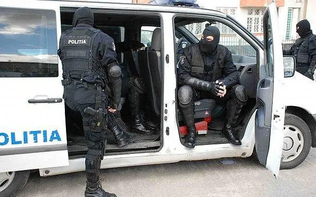 PERCHEZIŢII de amploare în Bucureşti şi 9 judeţe