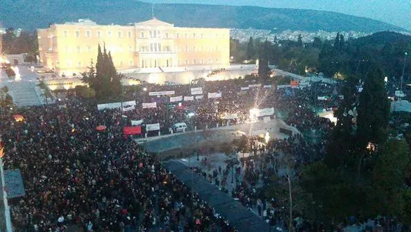 Grecia: Zeci de mii de oameni în stradă împotriva austerităţii, înaintea negocierilor Atena-UE