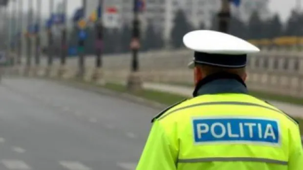 Bairam la sediul Poliției Adjud: Ziua de naștere a unui polițist, sărbătorită cu băutură și minore