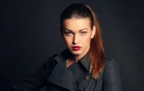 UPDATE Fotomodelul care îl însoţea pe Boris Nemţov, plasată în arest la domiciliu