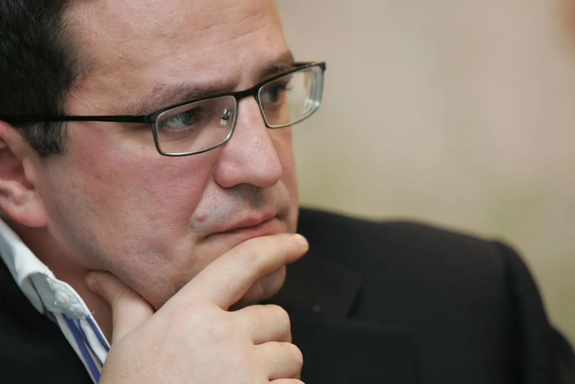 Maior: Nu există niciun binom SRI-DNA. La noi sunt instituții separate 