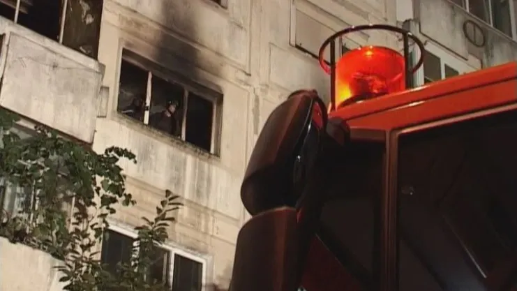 Incendiu într-o locuinţă din centrul Capitalei: O femeie a murit