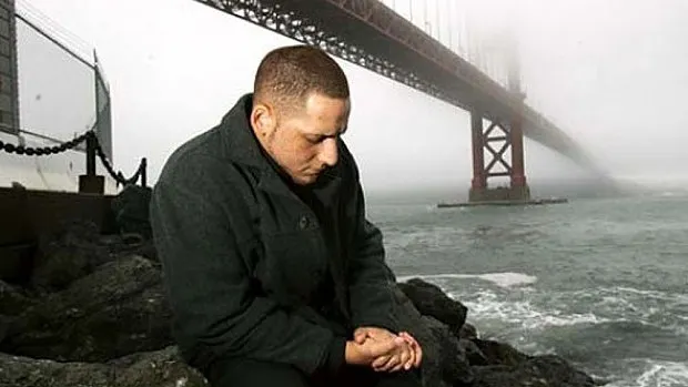 S-a aruncat de pe podul din San Francisco, dar a supravieţuit. Ce s-a întâmplat în apă e uimitor