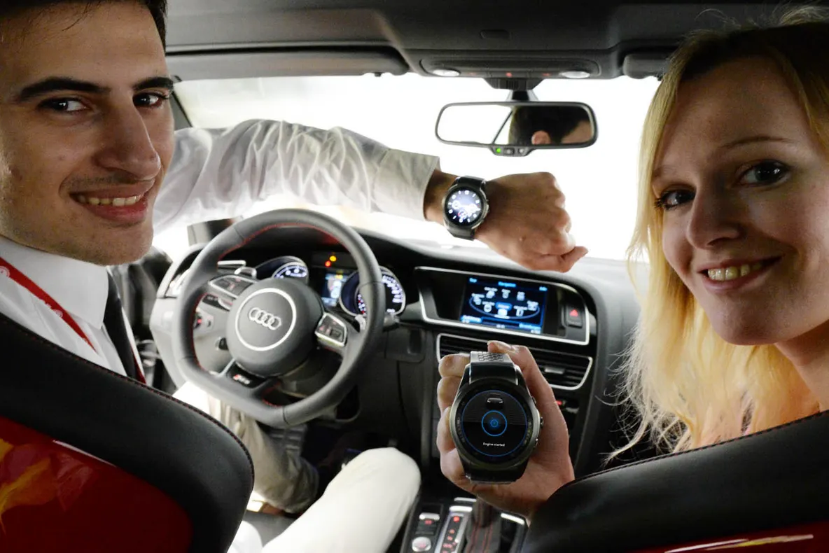LG dă peste cap industria auto! Are un ceas care face din mașina ta tot ce vrea!