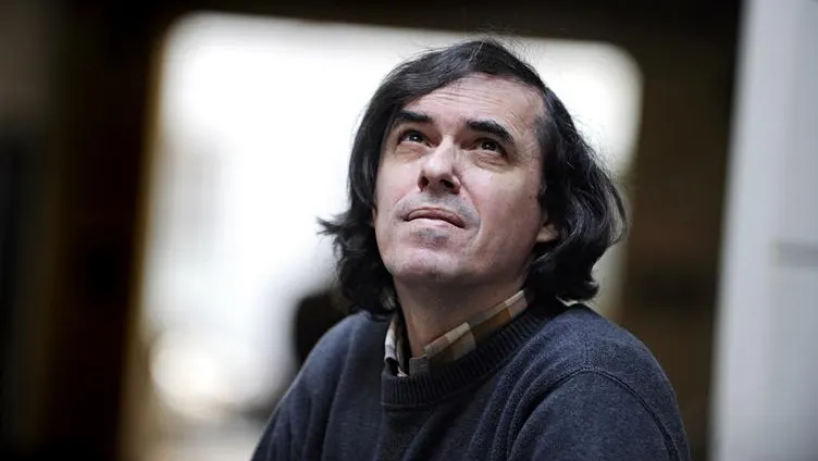 Cărtărescu răspunde după ce a fost acuzat că a blocat circulația, cu Q5-ul, pe Ștefan cel Mare