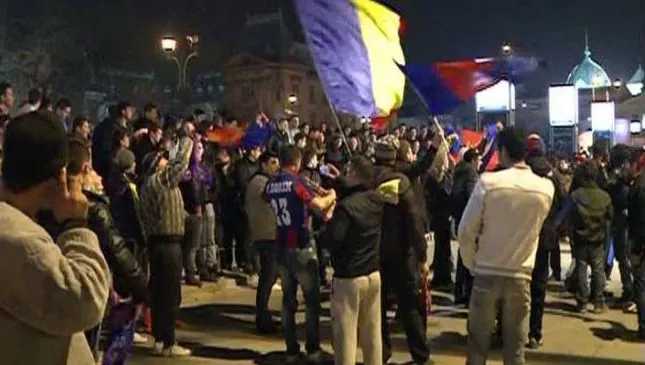Protest în Piața Universității, față de votul Senatului în cazul Șova: "Nu Șovăim, vrem dreptate!”