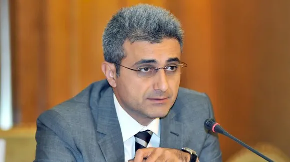 Turcescu: Cum îşi dă DNA cu comunicatele în cap, în dosarul Microsoft 