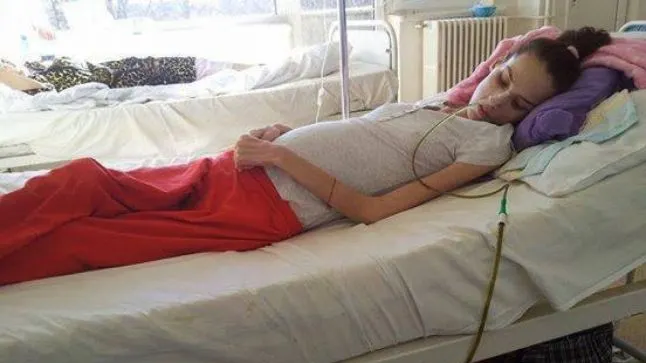 Studenta care a ajuns la 34 de kg a murit. Medicii nu știu ce boală a avut 