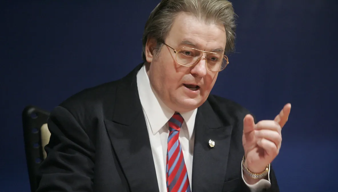 Vadim Tudor, verificat de polițiști dacă deține o armă: Sunt tracasat zi și noapte 