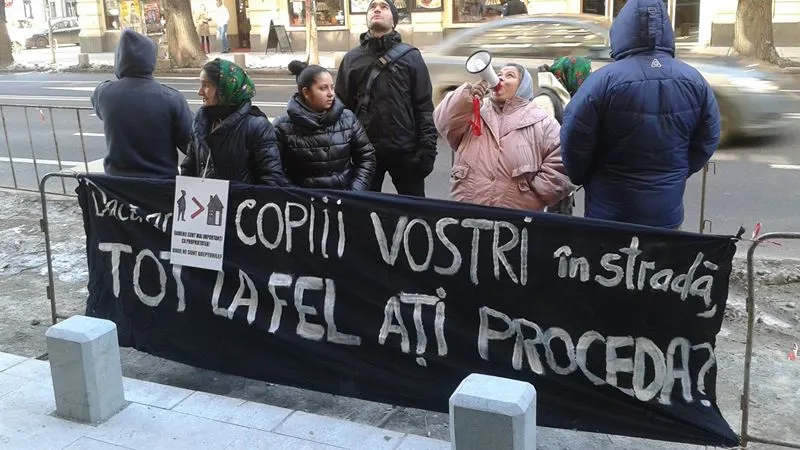 Comunitatea de evacuați de pe Vulturilor 50 împlinește un an de locuit în stradă 