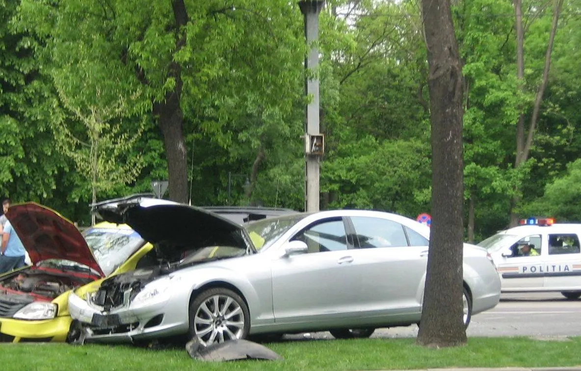 Accident pe Șoseaua Kiseleff. Două persoane au ajuns la spital