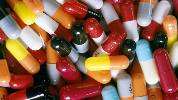 4 întrebări pe care să le pui înainte să iei antibiotice