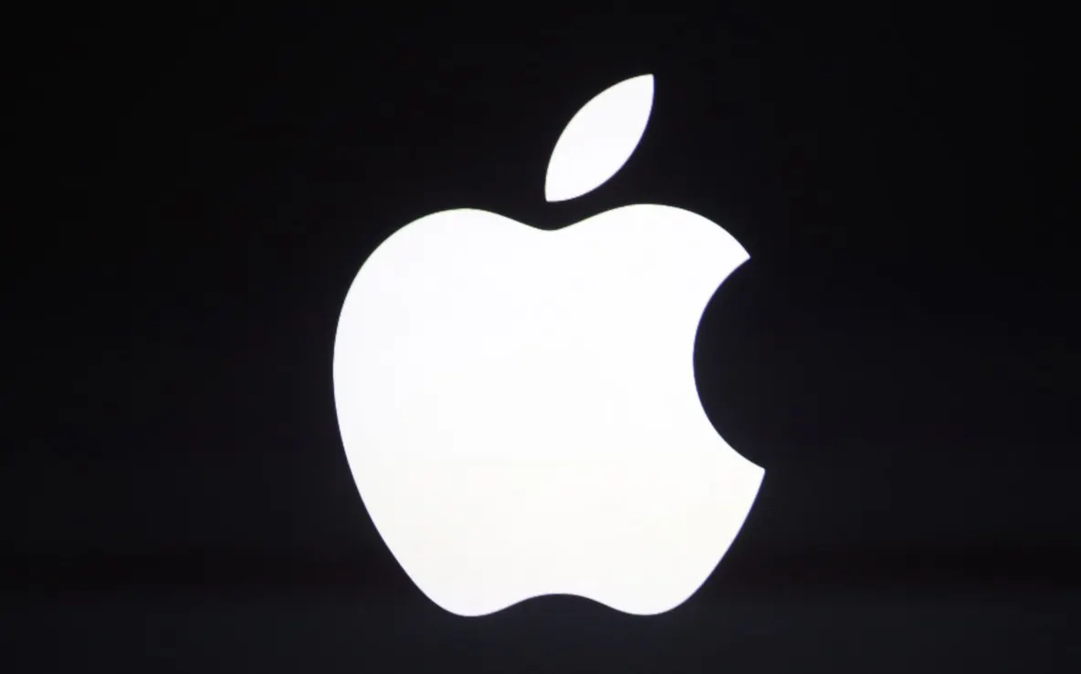 Apple recheamă în service milioane de încărcătoare de iPhone, iPad şi Mac