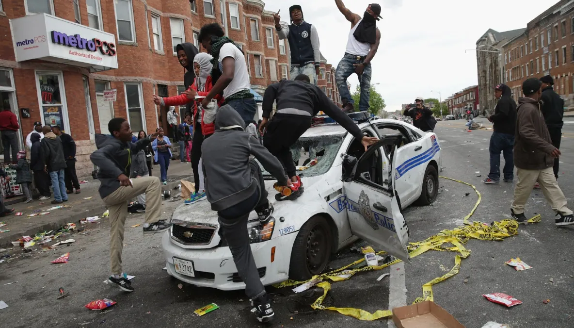 REVOLTA din Baltimore. Analiză: un oraş în luptă cu poliţia
