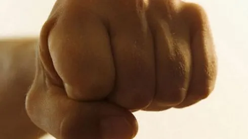 Omorât în bătaie de un agent al unei firme de pază, în gara din Bistriţa 
