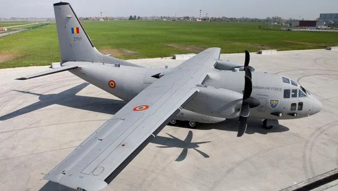 "Şcoala Altfel" - Baza militară 90 Transport Aerian de la Otopeni, vizitată de peste 1000 de elevi
