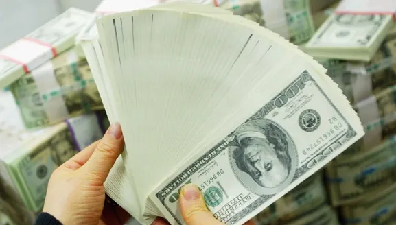 Ce bonus a primit anul trecut Tim Cook, şeful Apple 