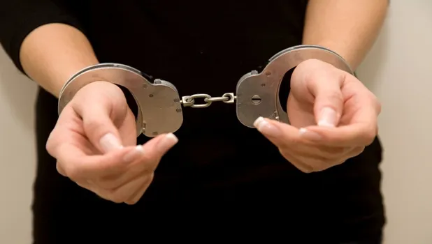 Bătrâni JEFUIȚI de o femeie. Cum acționa hoața pentru a le câștiga încrederea