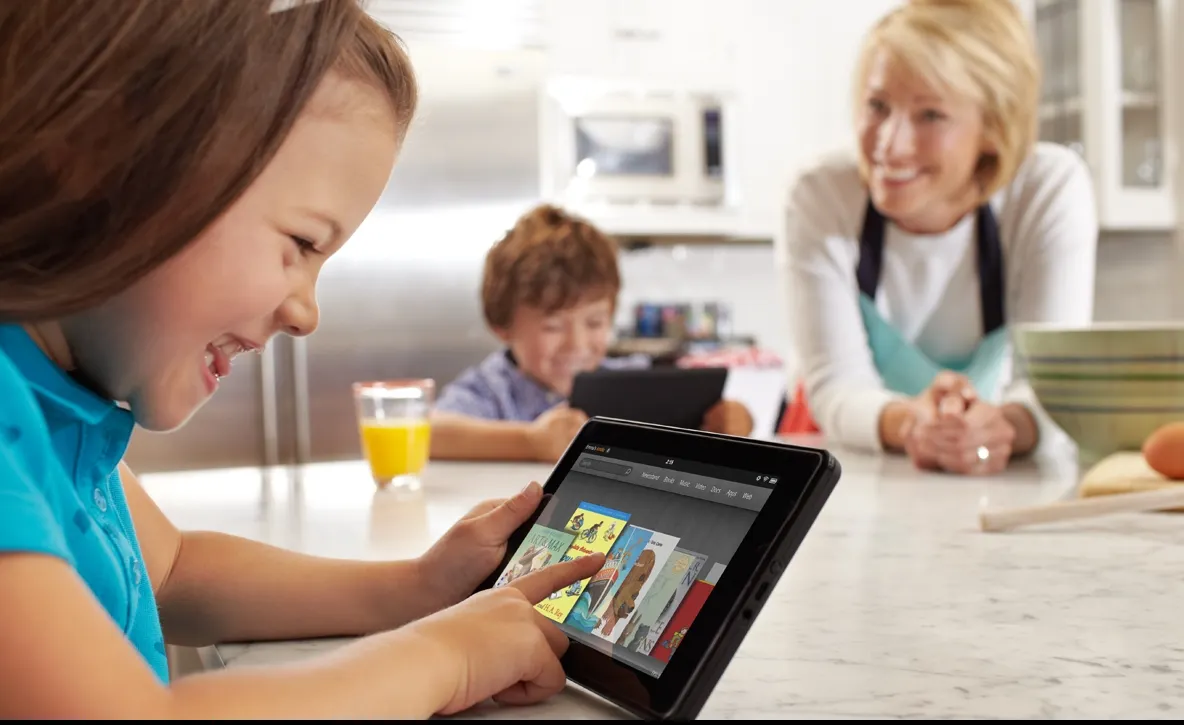 Copiii care folosesc prea des tabletele dezvoltă un comportament autist