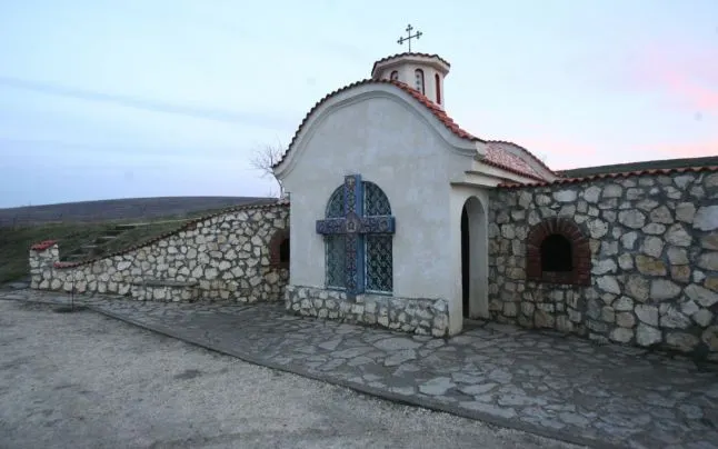 7 izvoare tămăduitoare și făcătoare de minuni în România