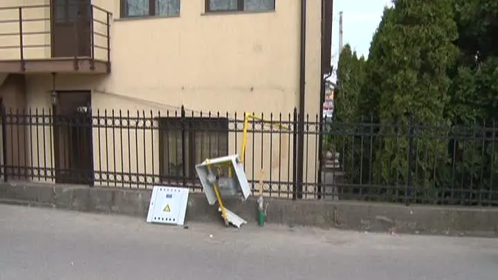 Dorel din Piteşti a lăsat un cartier întreg fără gaz şi a blocat accesul la Spitalul de Pediatrie