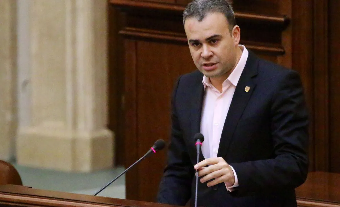 Un deputat a denunțat la DNA cum a primit bani de la Vâlcov pentru a înființa mai multe firme
