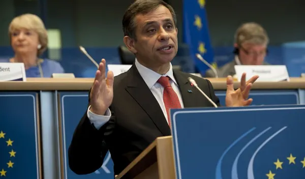 Înalt oficial european despre România: Un șarpe care își mușcă coada: prea multe bariere şi corupţie