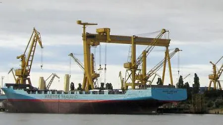 Patru marinari români, la bordul navei sechestrate de iranieni