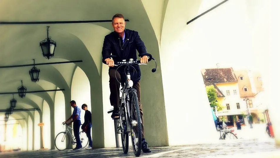 Primul protest susținut de Iohannis: "Sunt alături de voi" 