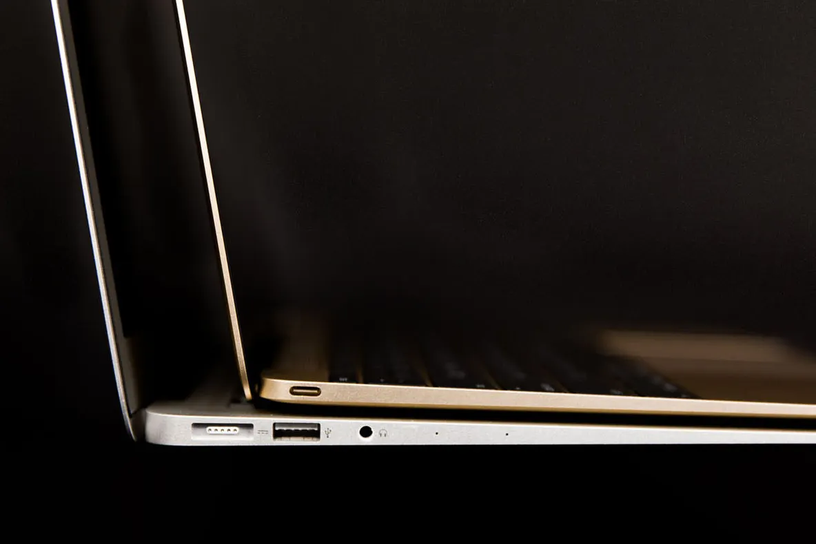 Au creat un laptop incredibil de subțire, dar exagerat de scump! Cât de bun e?