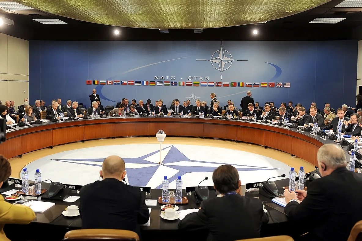 NATO garantează că va apăra România 