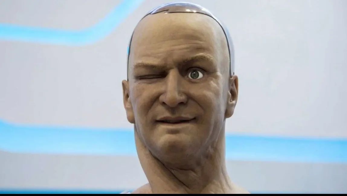 VIDEO Ai să-ți scuipi în sân! Robotul ăsta arată și se poartă exact ca un om