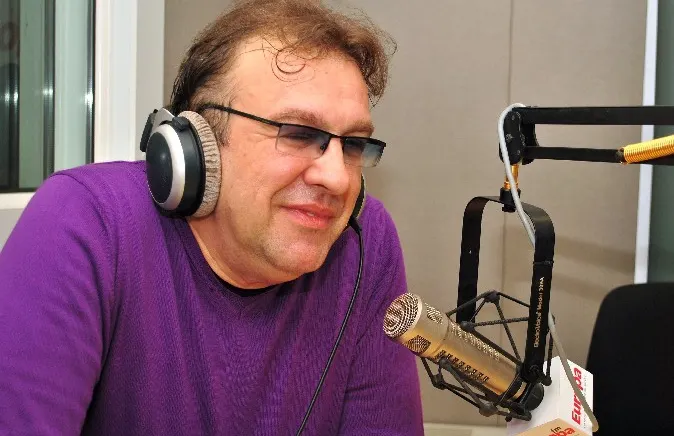 Mesaje disperate pentru Gabriel Cotabiţă. Oamenii se roagă pentru cântăreţ